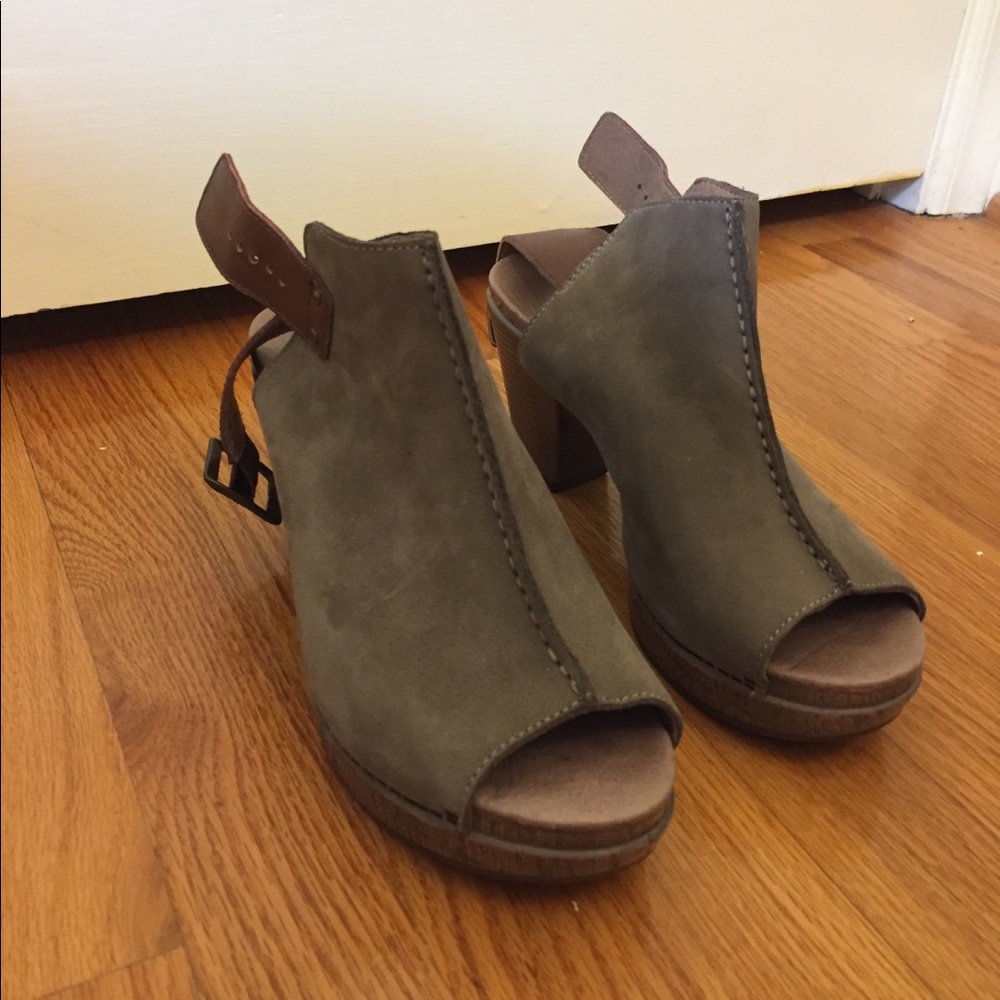 Dansko wedges